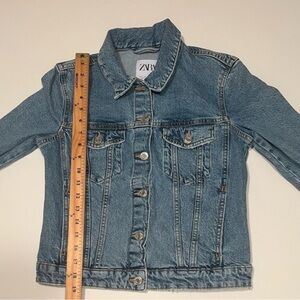EUC Zara‎ Trucker Jacket Women Size Small Distress Look Denim Blue (B5)